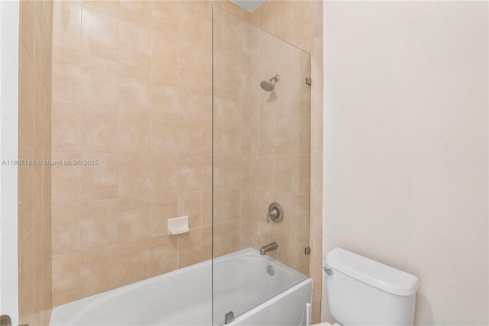 9815 NW 89th Ter, Doral, Florida image 31