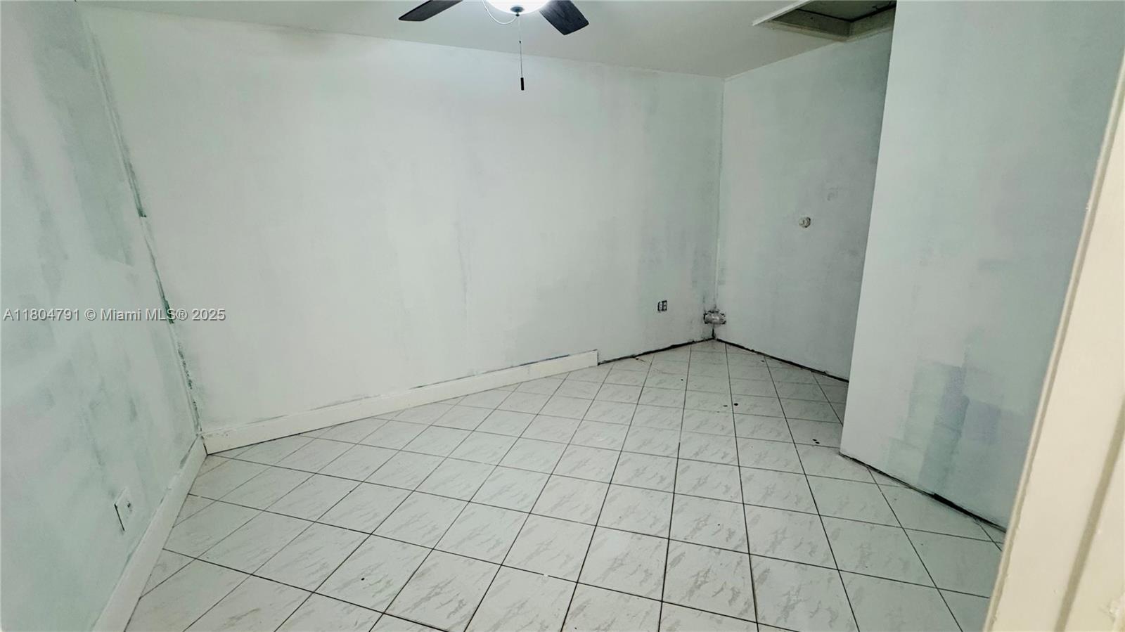 Residential, Pembroke Pines, Florida image 17