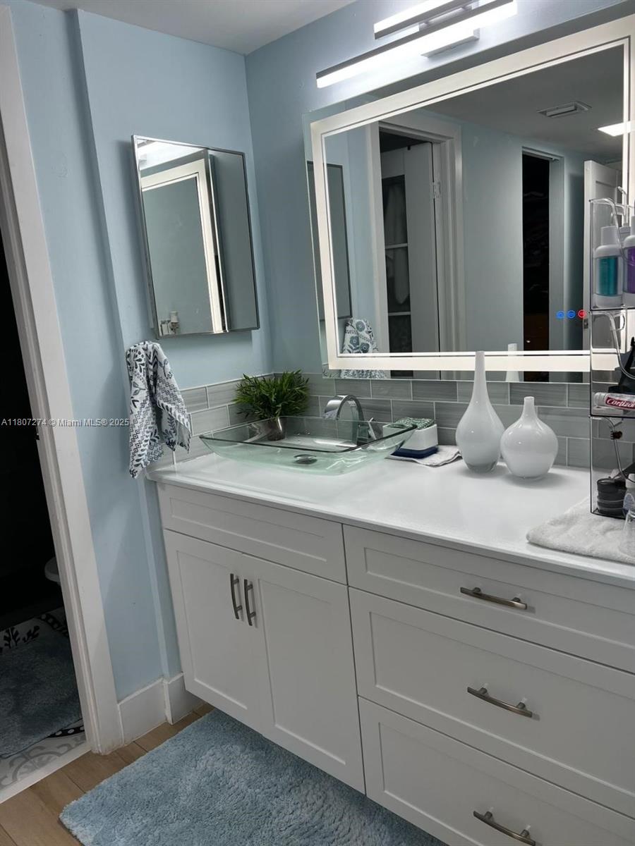 Residential, Aventura, Florida image 10