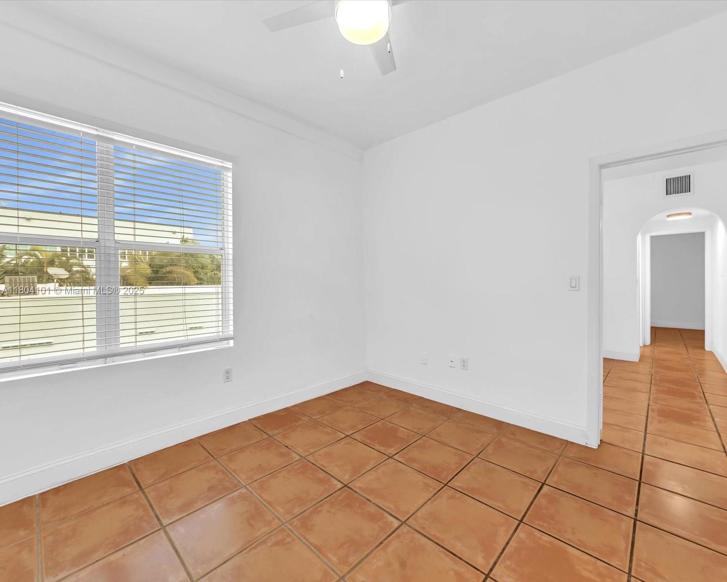 1218 Drexel Ave #304, Miami Beach, Florida image 26