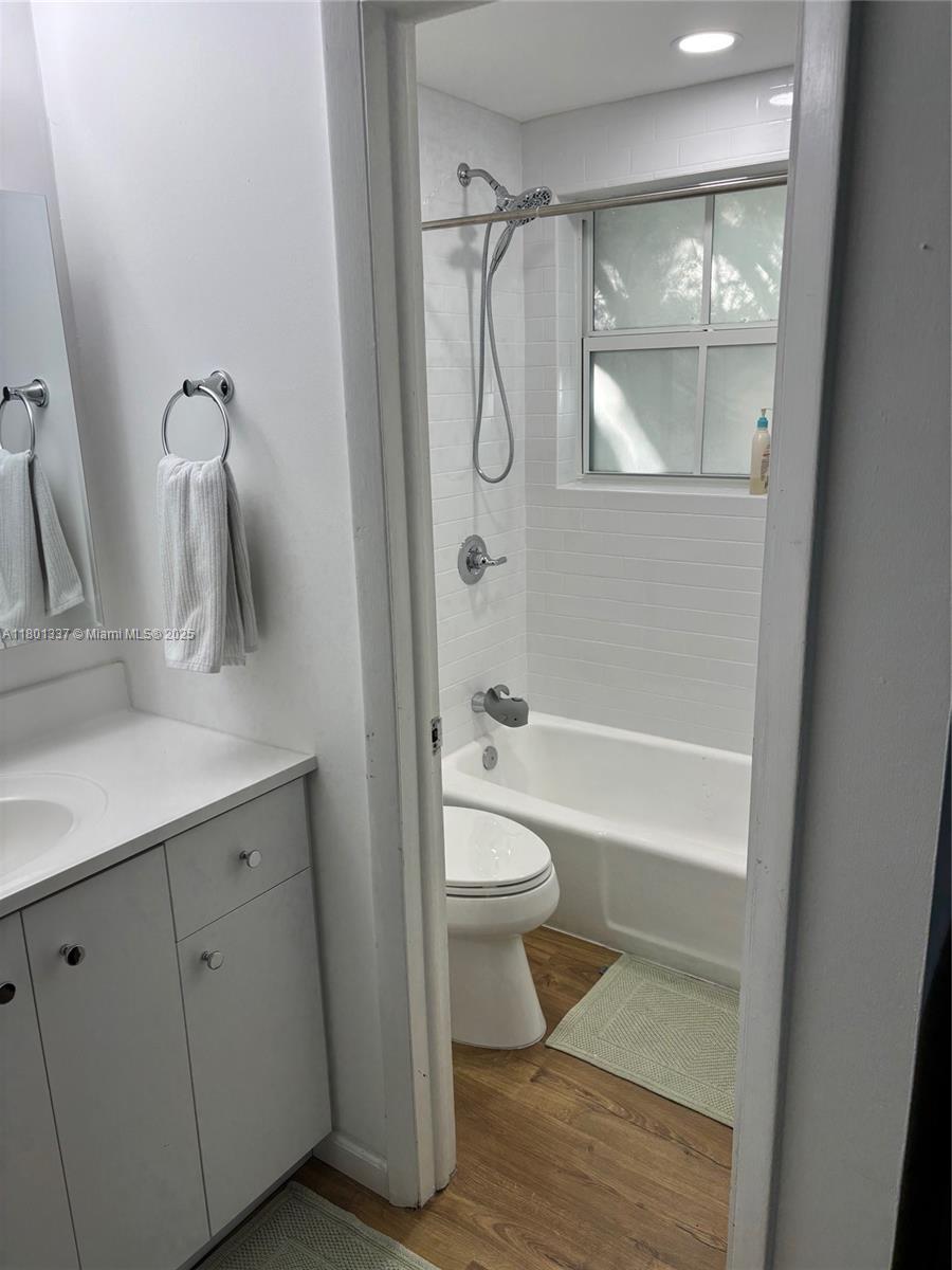 1100 Salzedo St #3A, Coral Gables, Florida image 11