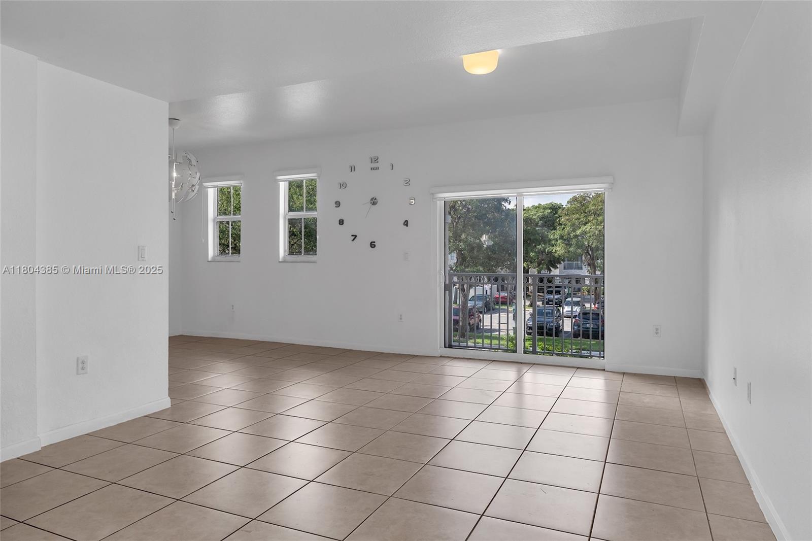 11403 NW 89th St #203, Doral, Florida image 2