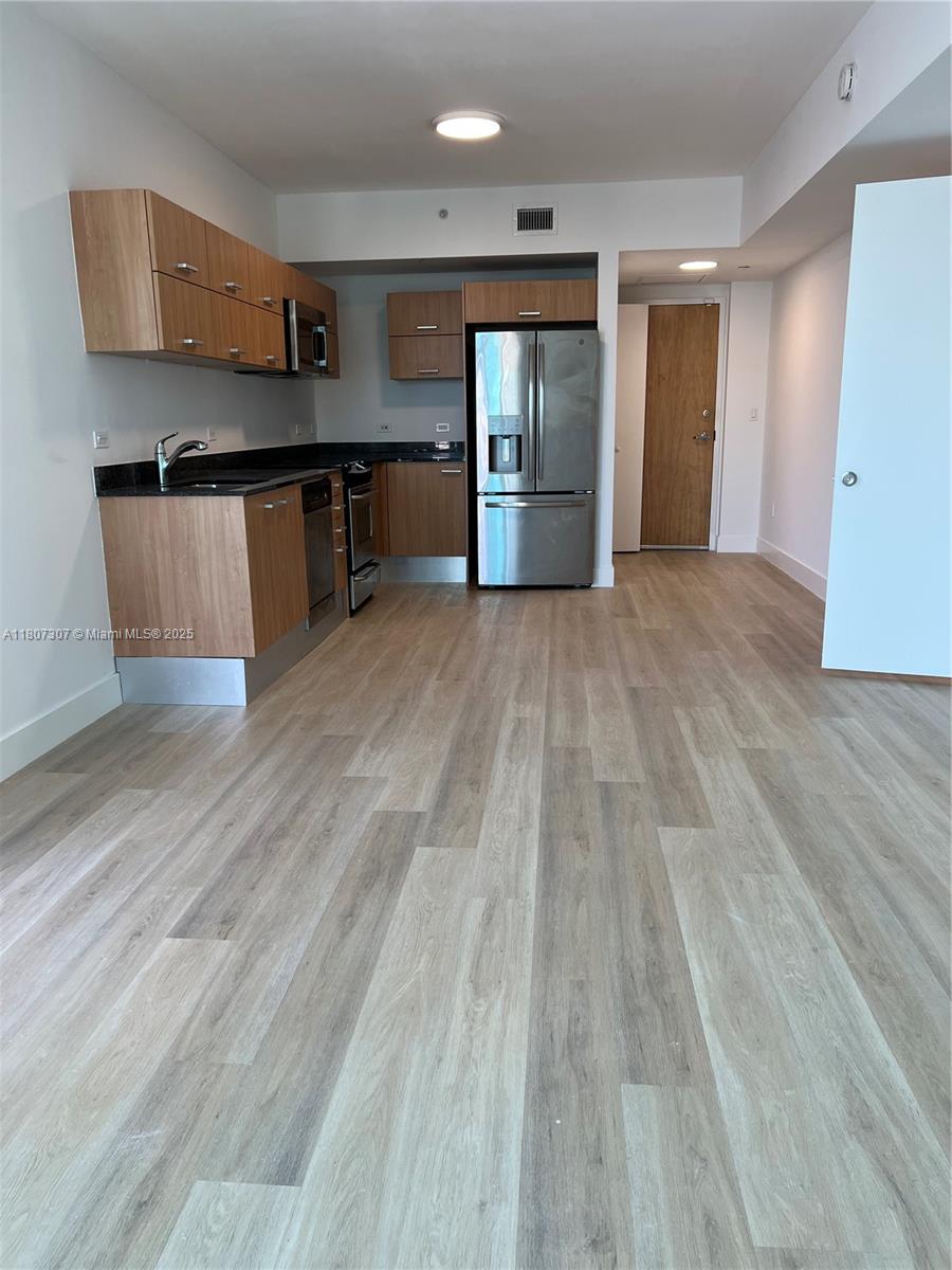 350 S Miami Ave #2211, Miami FL 33130