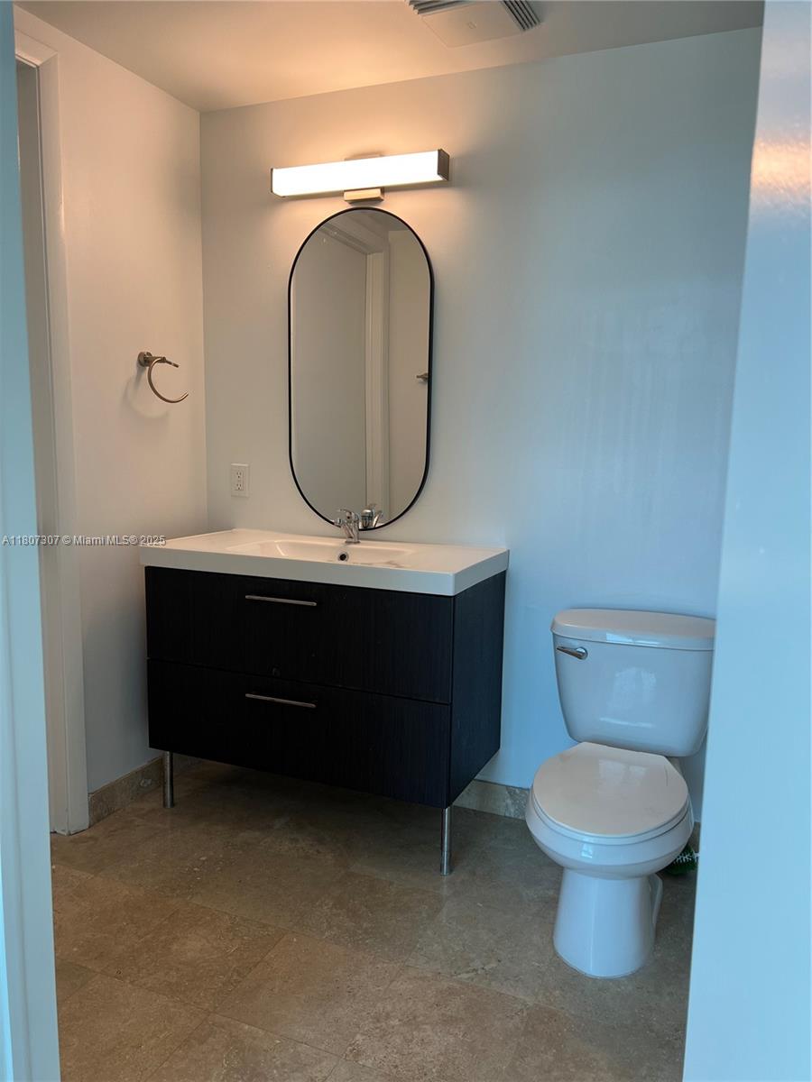 350 S Miami Ave #2211, Miami FL 33130