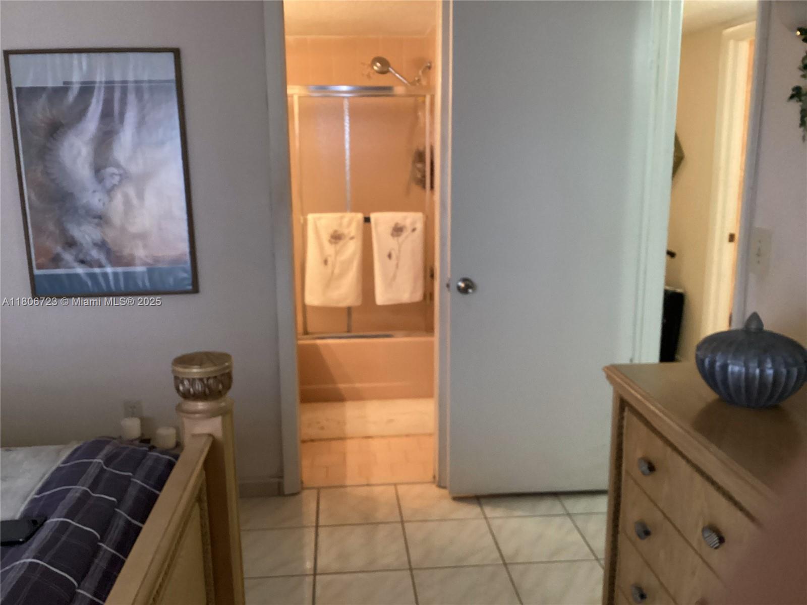 Residential, Hialeah, Florida image 9