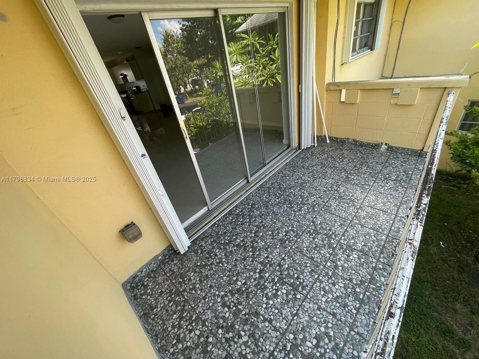 7368 SW 82nd St #E215, Miami, Florida image 11