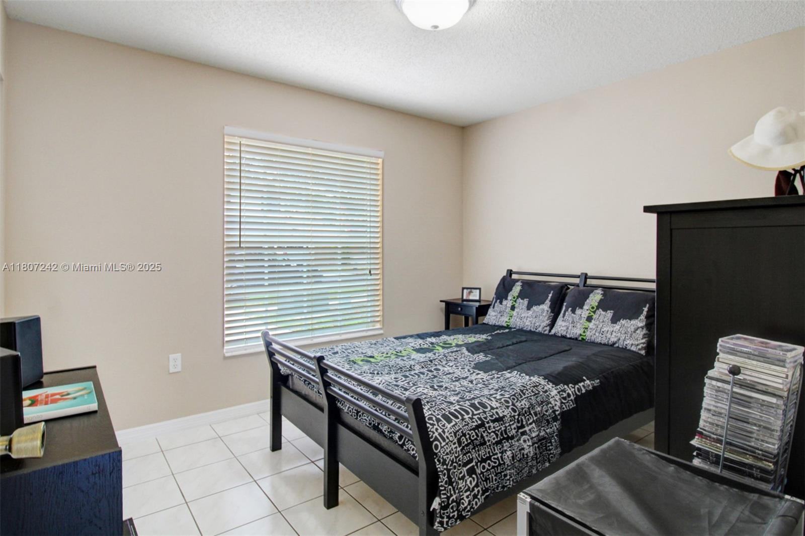 19171 NW 89th Ct, Hialeah, Florida image 11