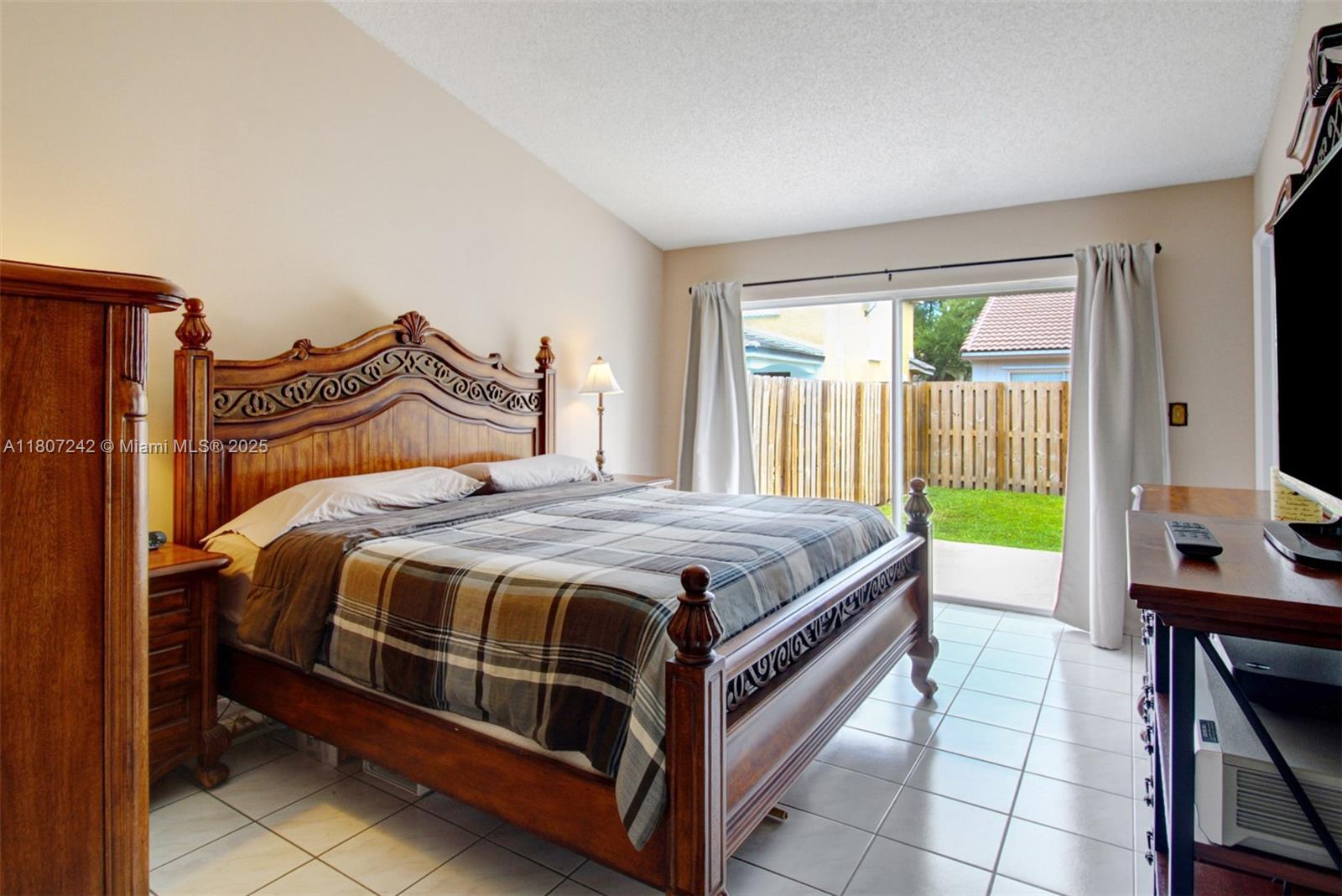 19171 NW 89th Ct, Hialeah, Florida image 13