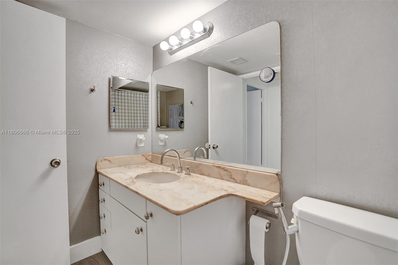 161 Crandon Blvd #325, Key Biscayne, Florida image 24