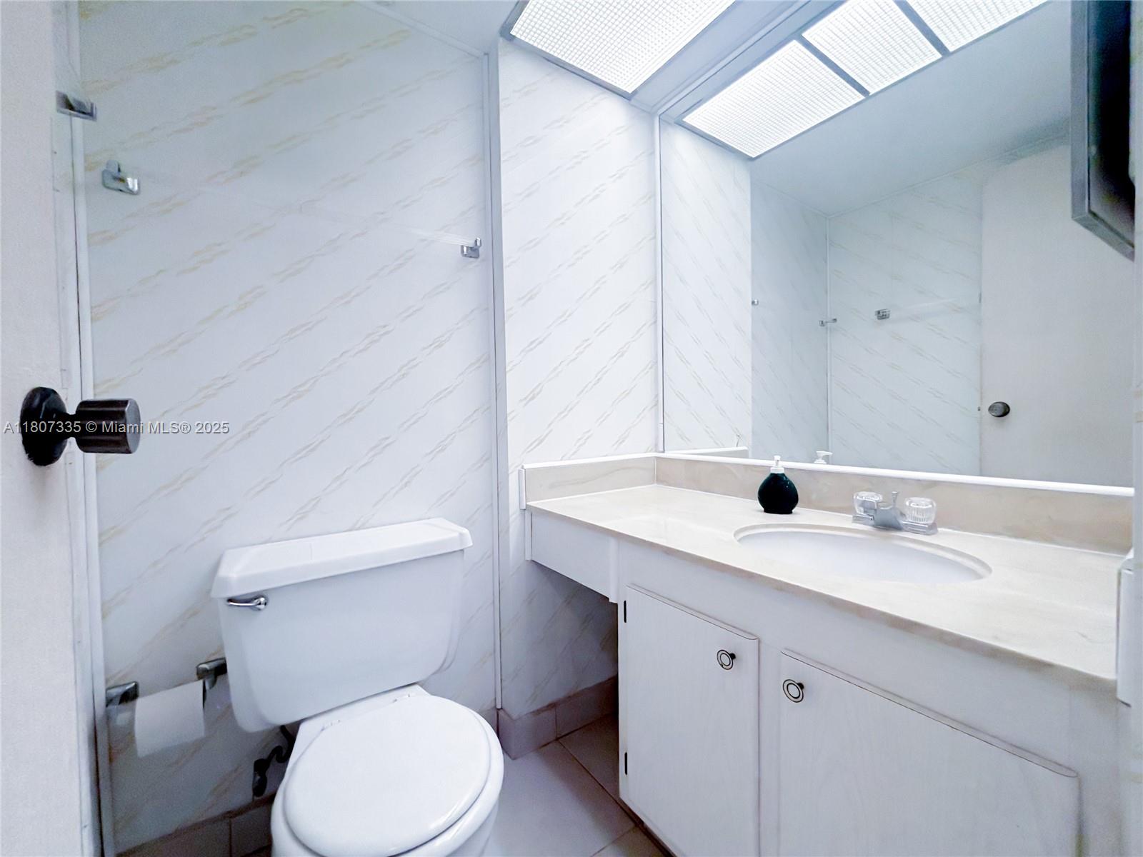 250 174th St #601, Sunny Isles Beach, Florida image 38