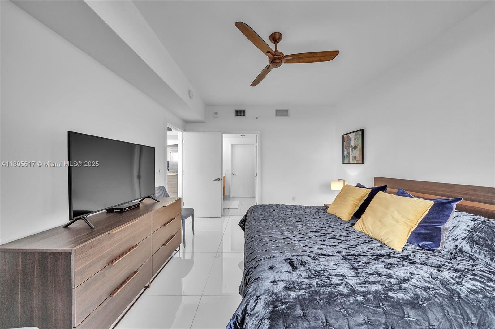 16385 Biscayne Blvd #2707, North Miami Beach, Florida image 25
