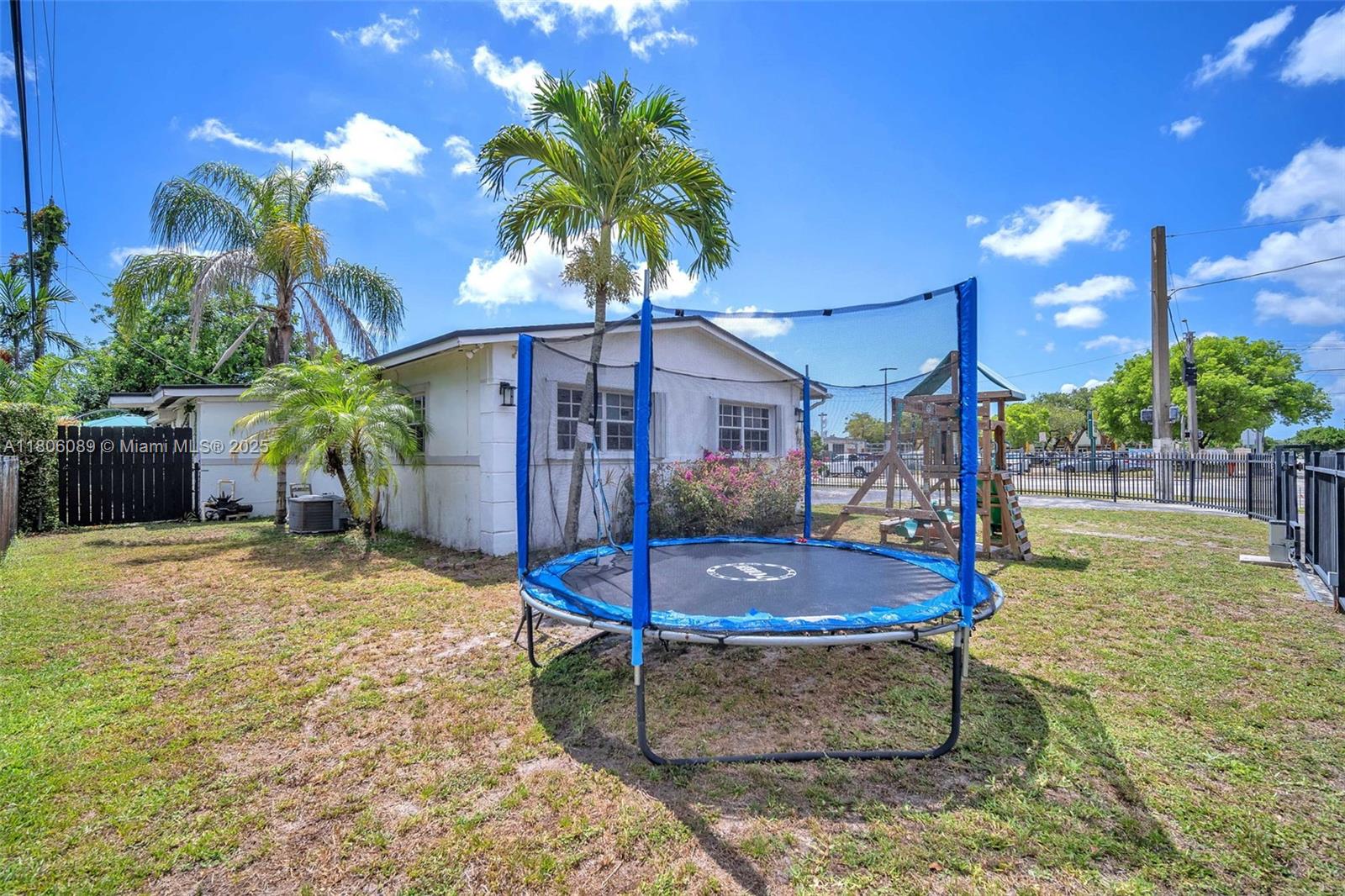 17501 NW 12th Ave, Miami Gardens, Florida image 43