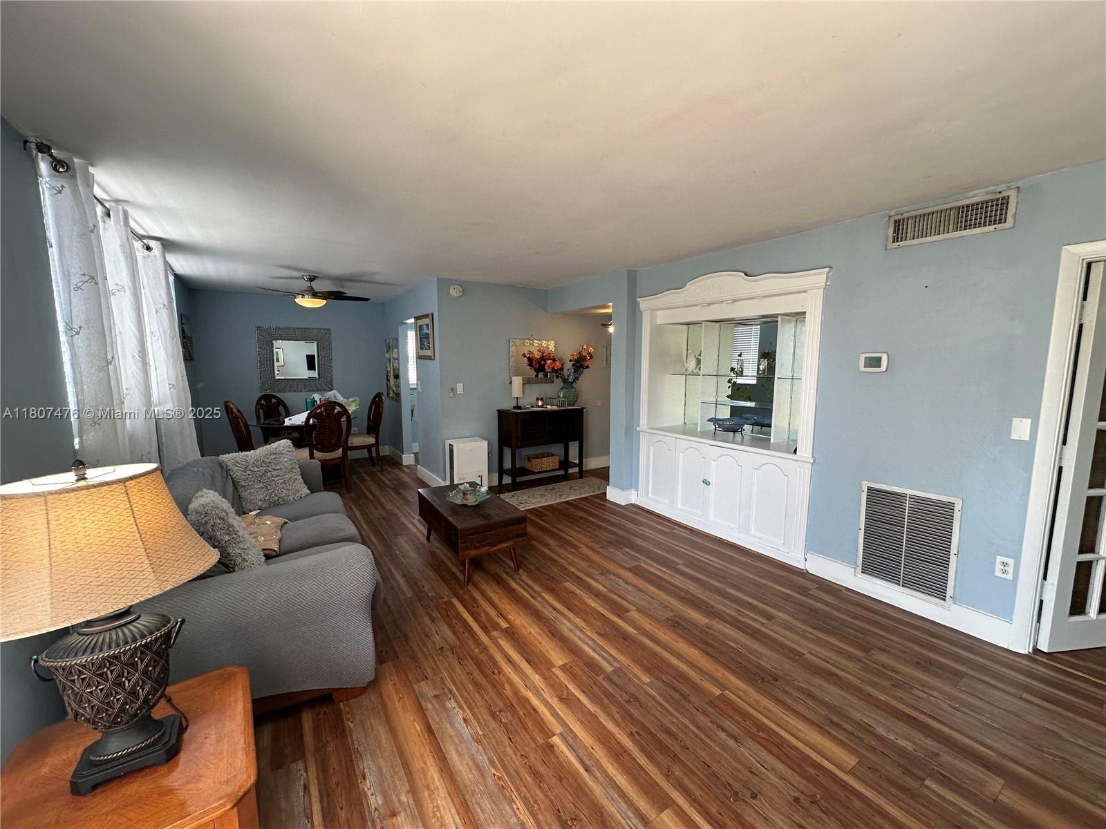 7900 Tatum Waterway Dr #314, Miami Beach, Florida image 10