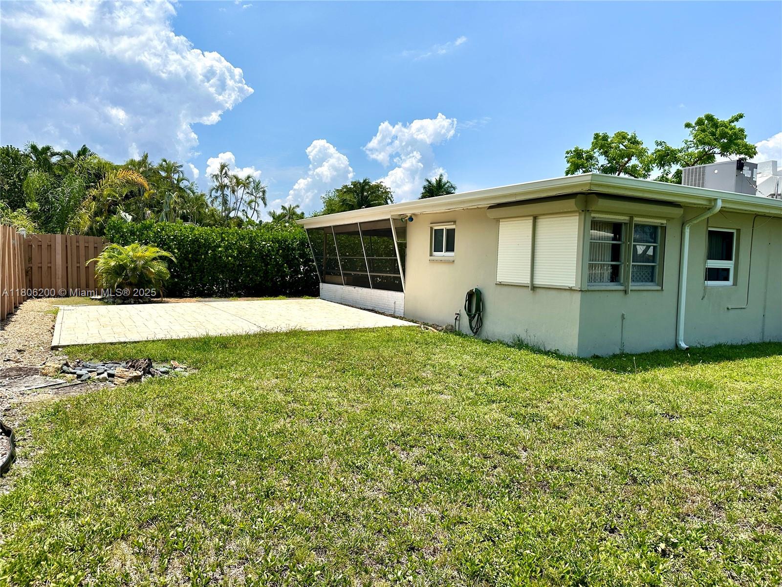 2040 N Hibiscus Dr, North Miami, Florida image 33