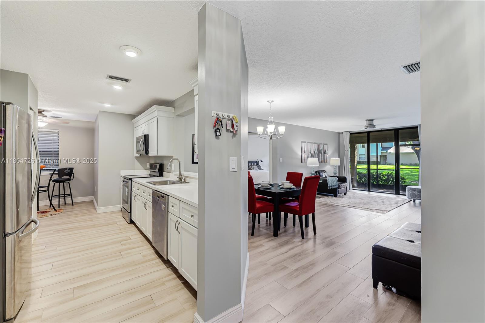 133 NW 98th Ter, Plantation, Florida image 3