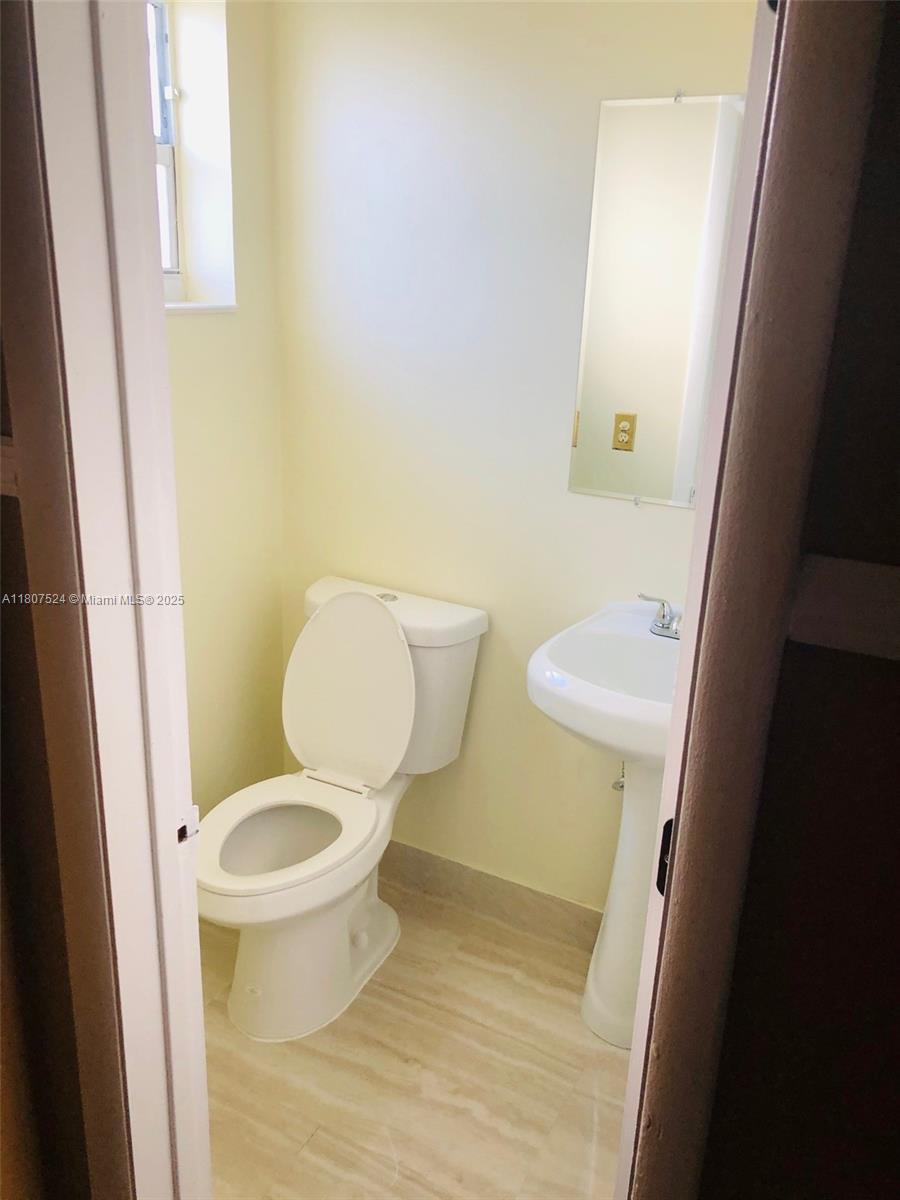3991 NW 36th Ter, Lauderdale Lakes, Florida image 2