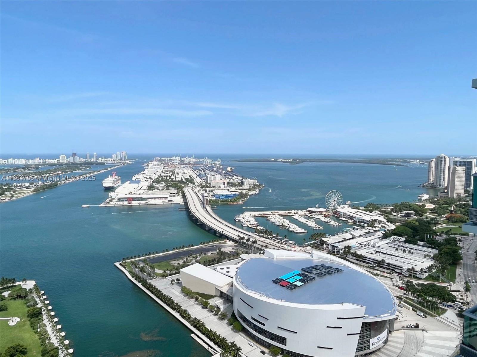 Apartamento para Alugar em Miami, FL