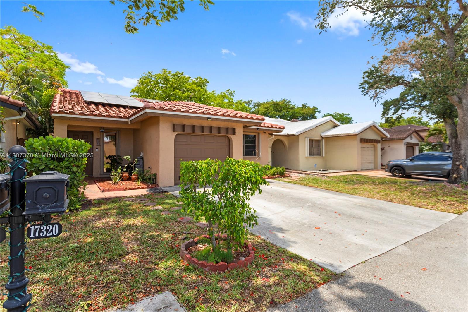 17320 NW 66th Pl, Hialeah, Florida image 3