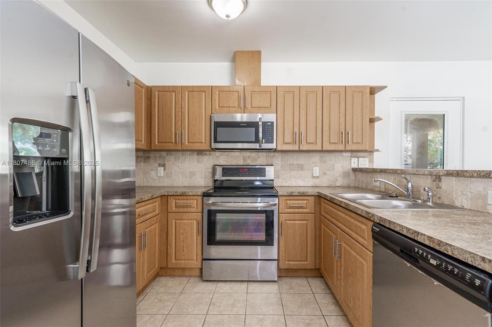 1402 E River Dr, Margate, Florida image 12