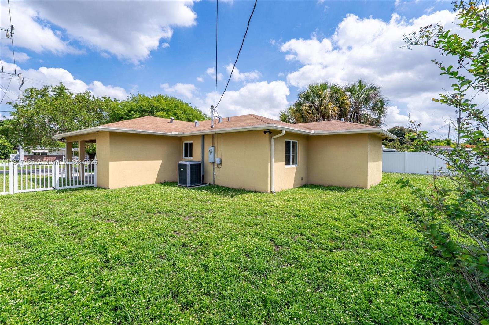 1402 E River Dr, Margate, Florida image 6