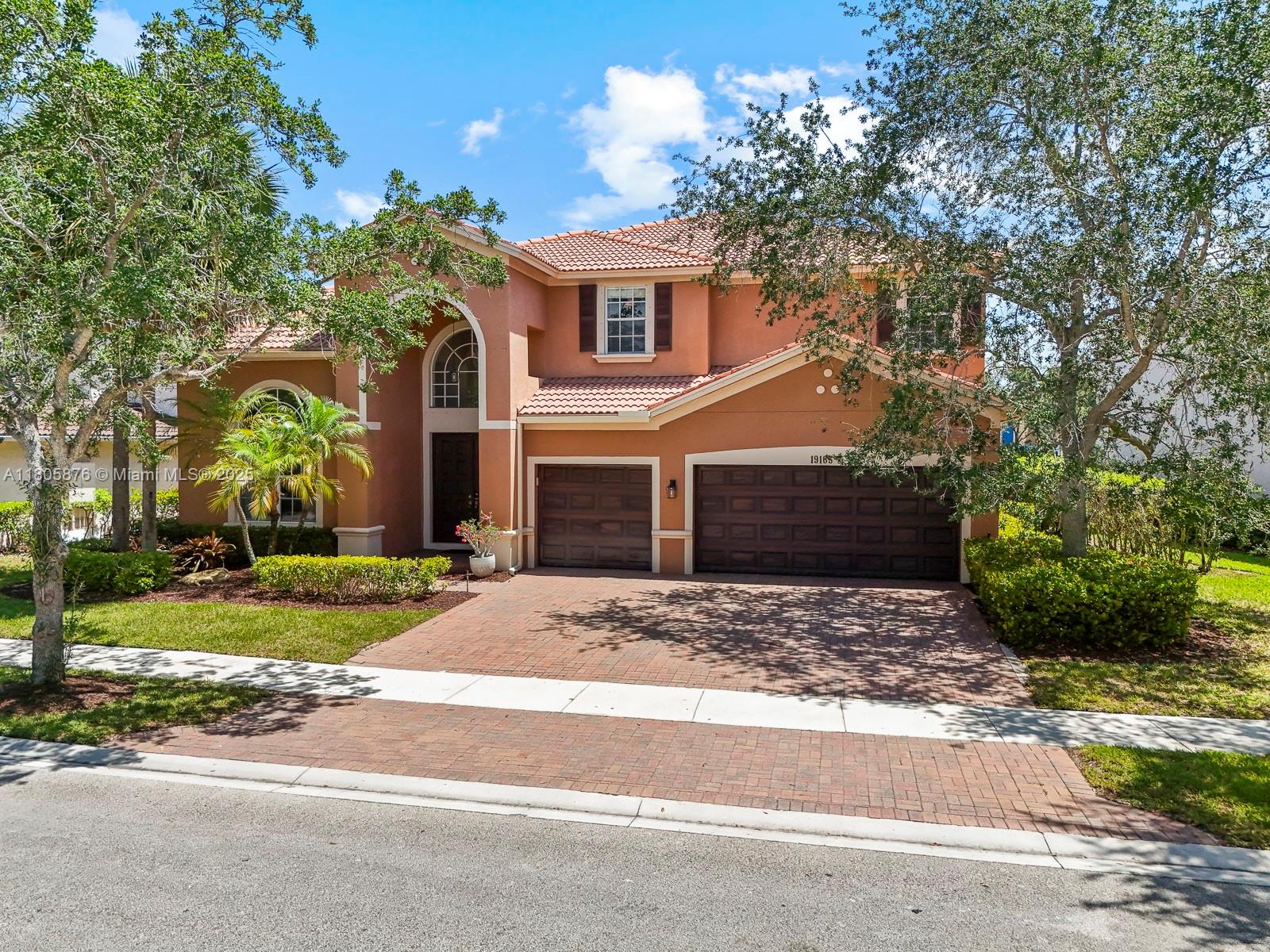 19165 N Gardenia Ave, Weston, Florida image 2