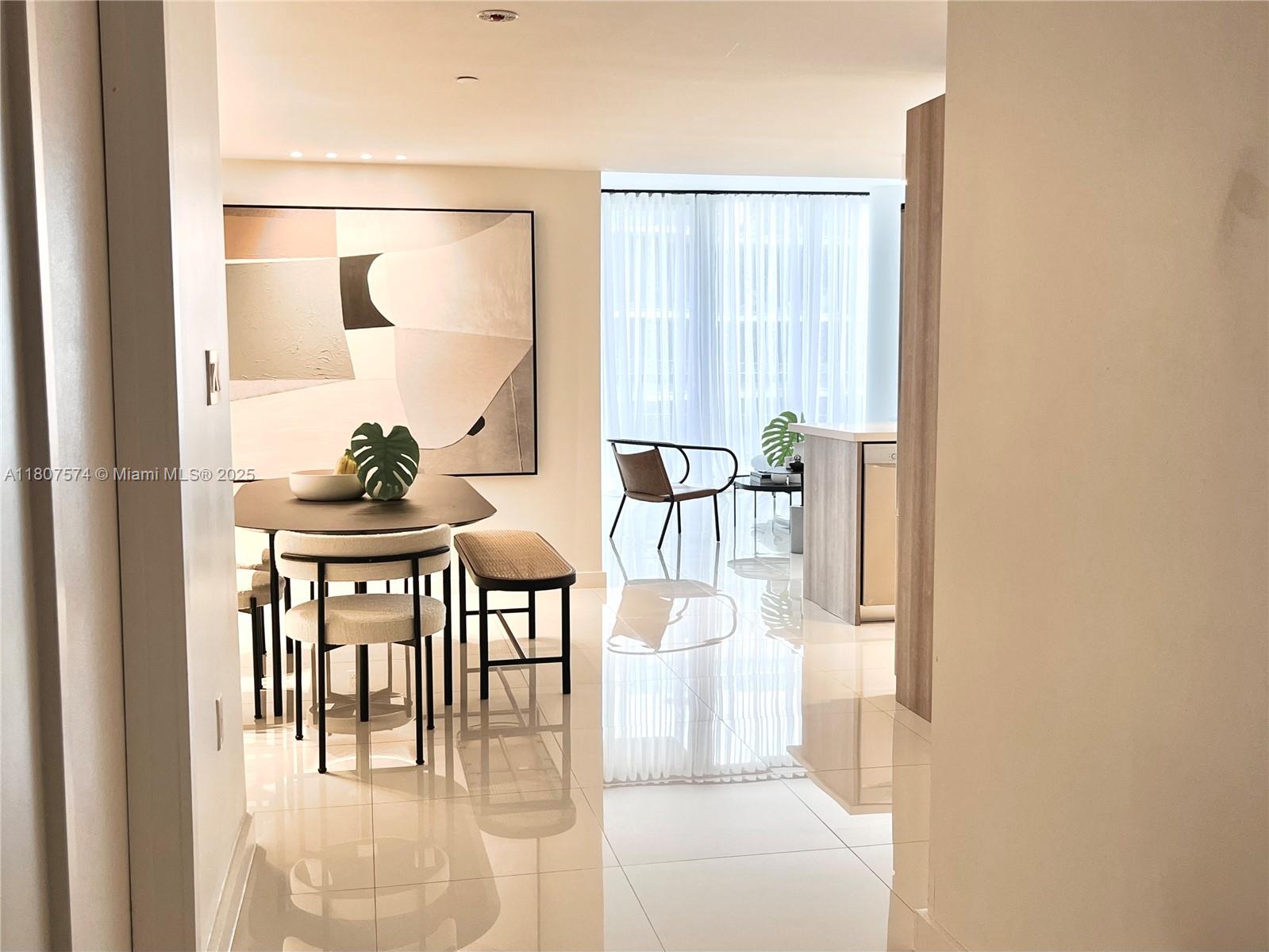 Apartamento para Alugar em Bay Harbor Islands, FL