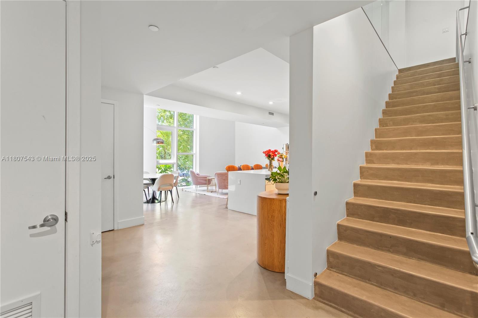 Listing Photo 10