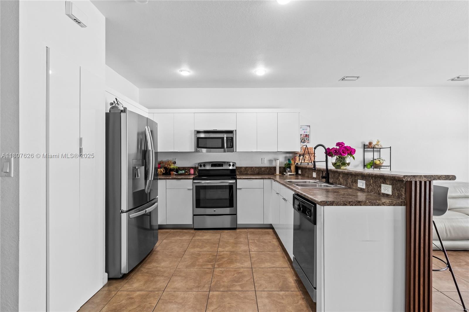 3508 W 88th Ter, Hialeah, Florida image 7