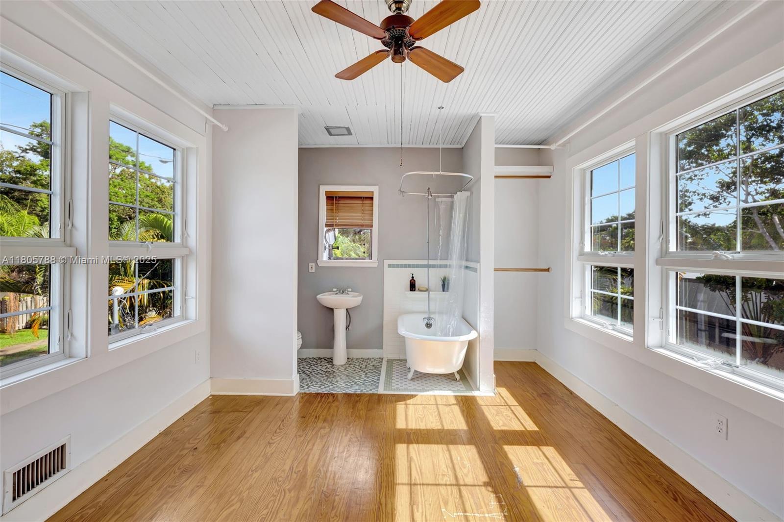 1031 SW 4th St, Fort Lauderdale, Florida image 17