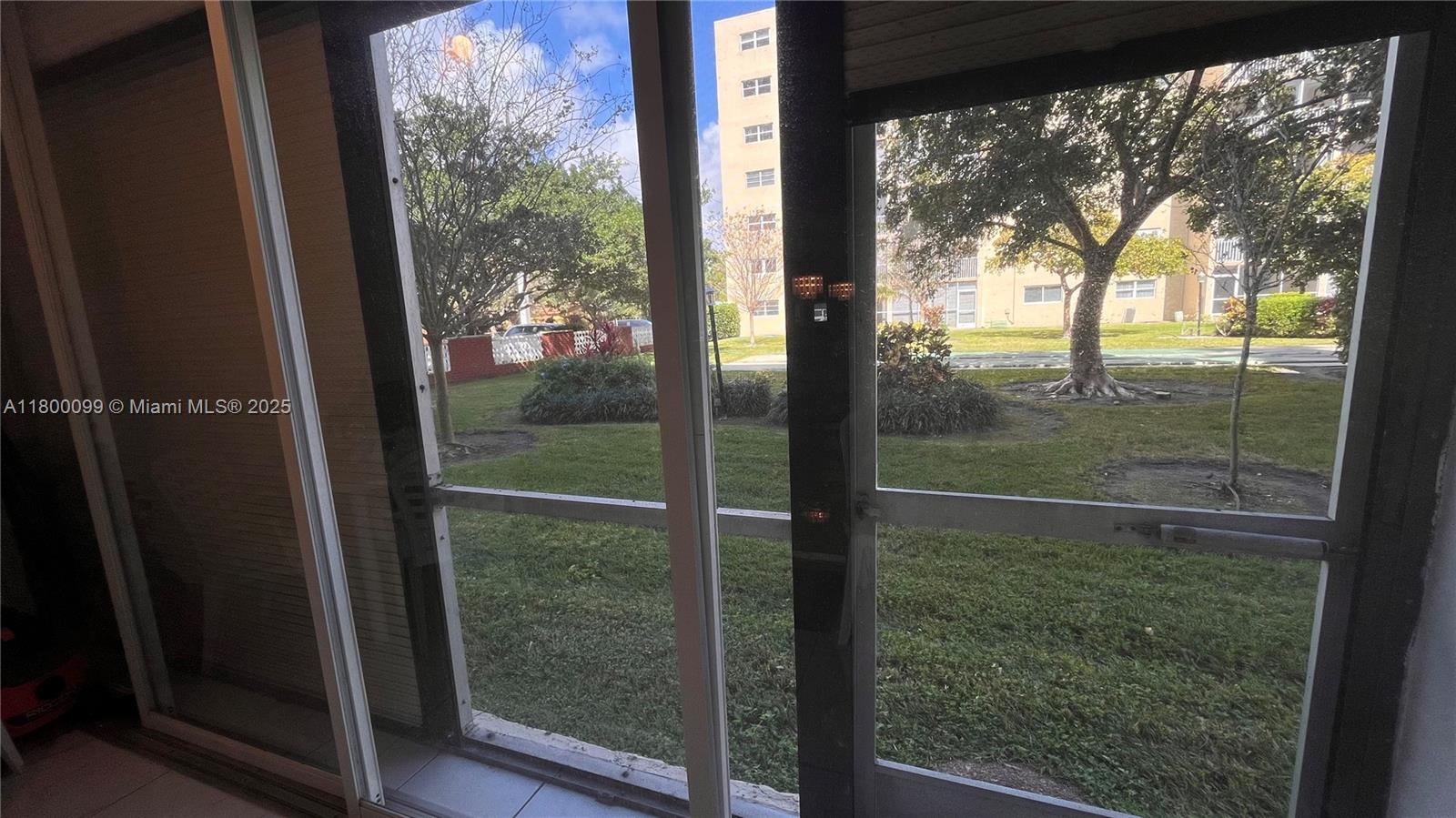 610 NE 12th Ave #102, Hallandale Beach, Florida image 1