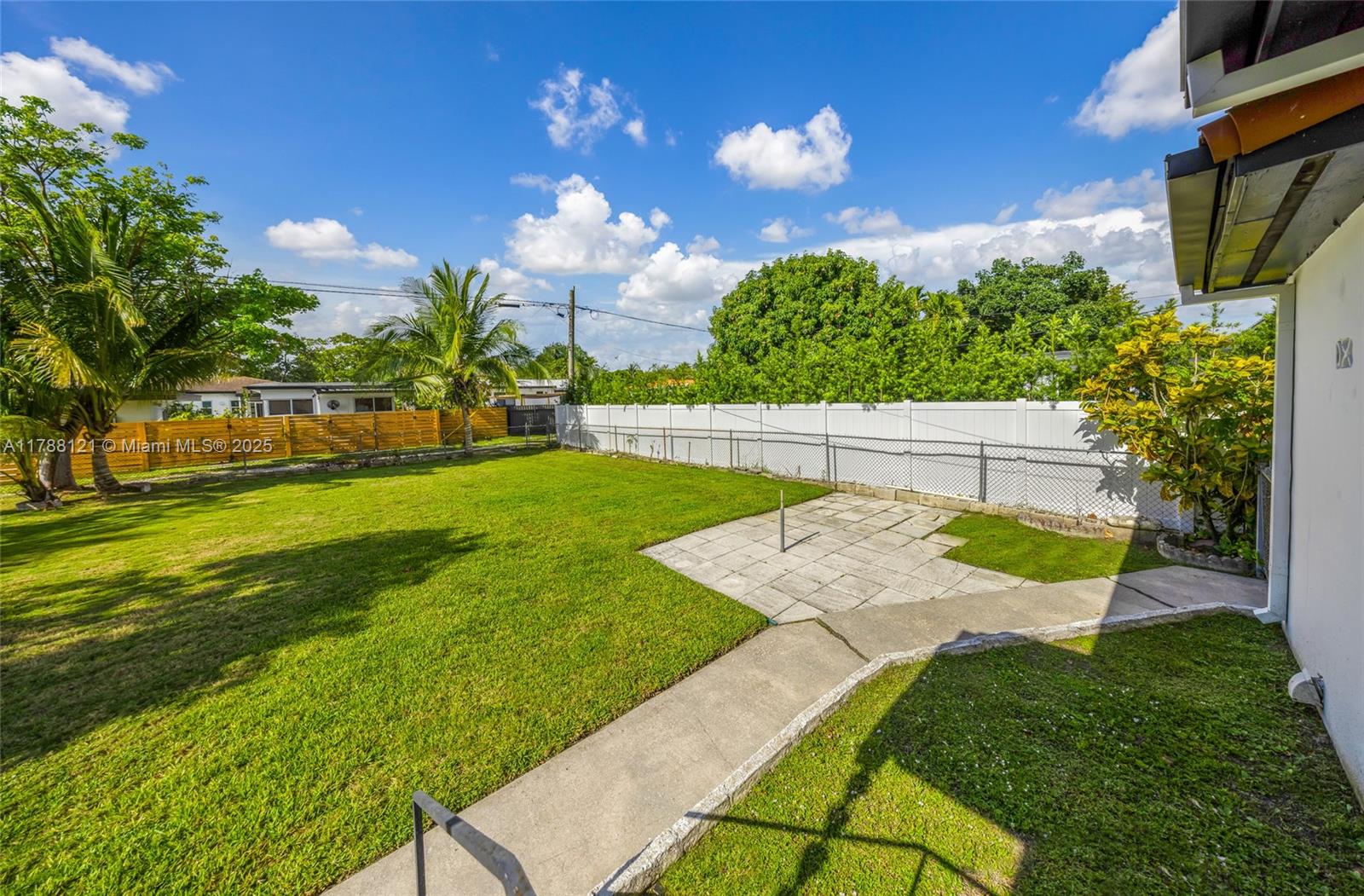 1000 Plover Ave, Miami Springs, Florida image 10