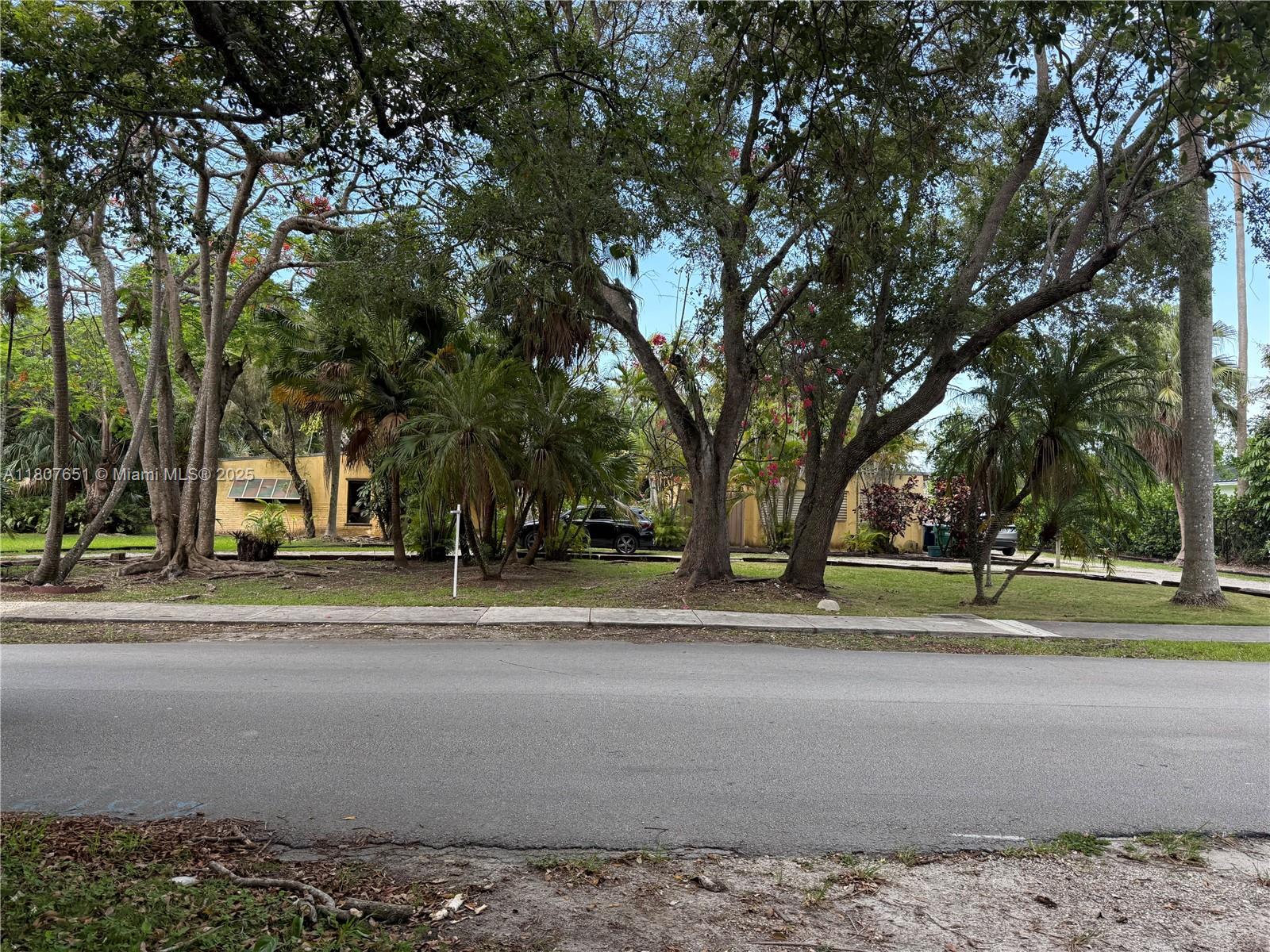 7720 SW 117th St, Pinecrest, Florida image 1