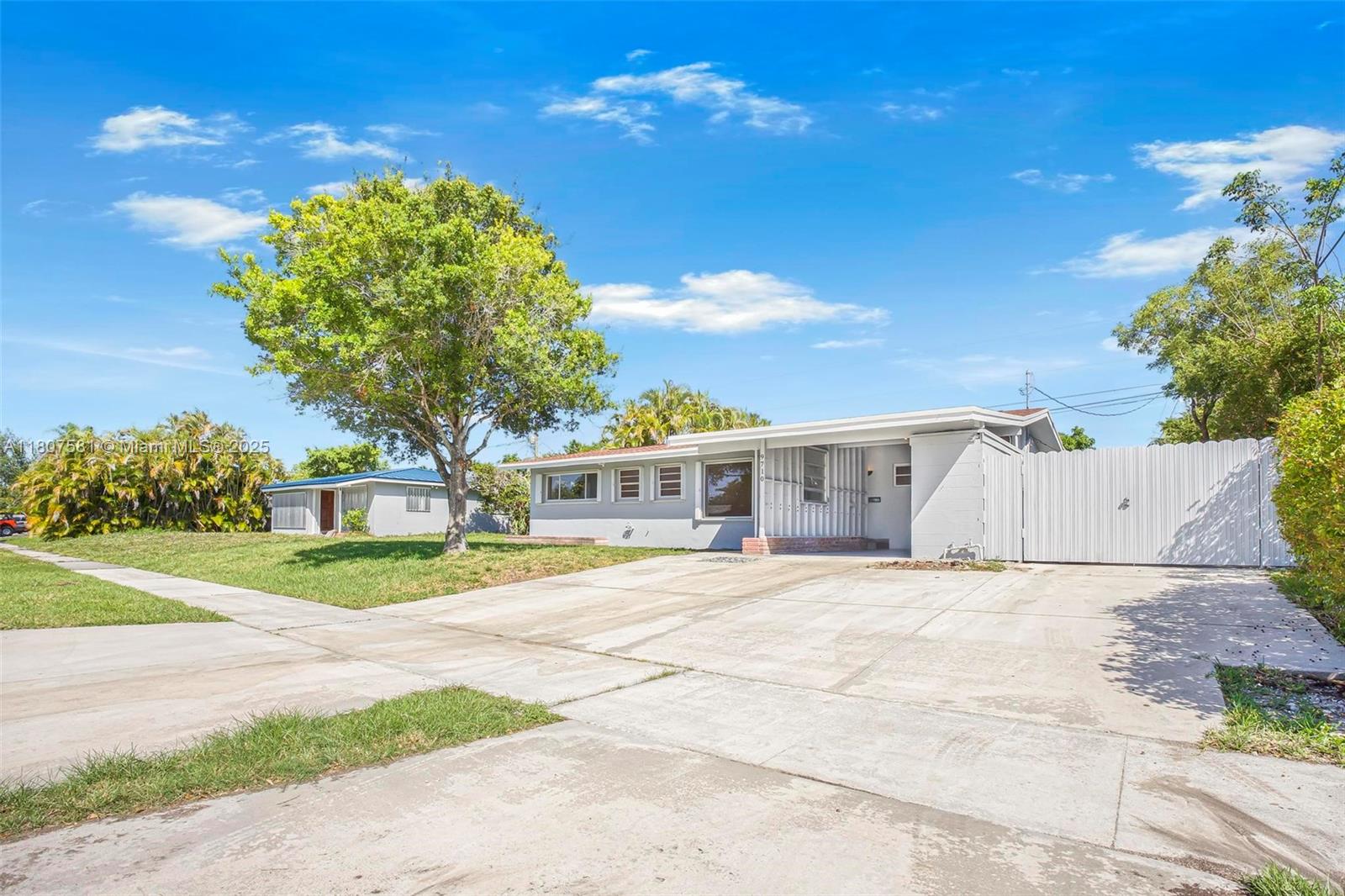 9710 Haitian Dr, Cutler Bay, Florida image 3