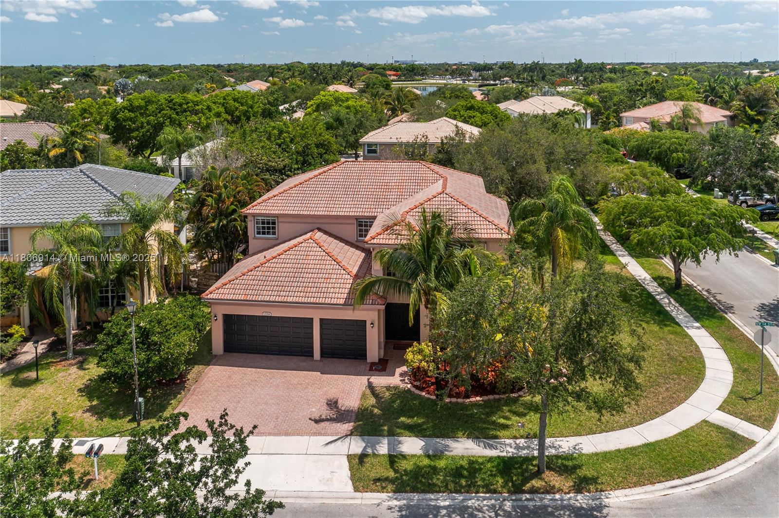 13366 NW 14th St, Pembroke Pines, Florida image 2