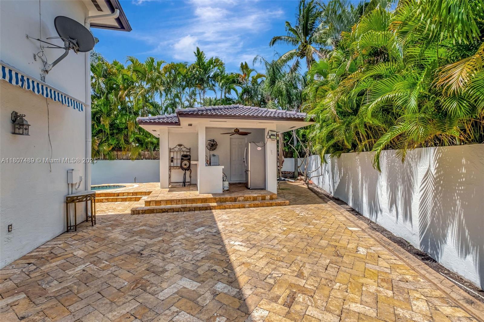 8360 NW 159th Ter, Miami Lakes, Florida image 45