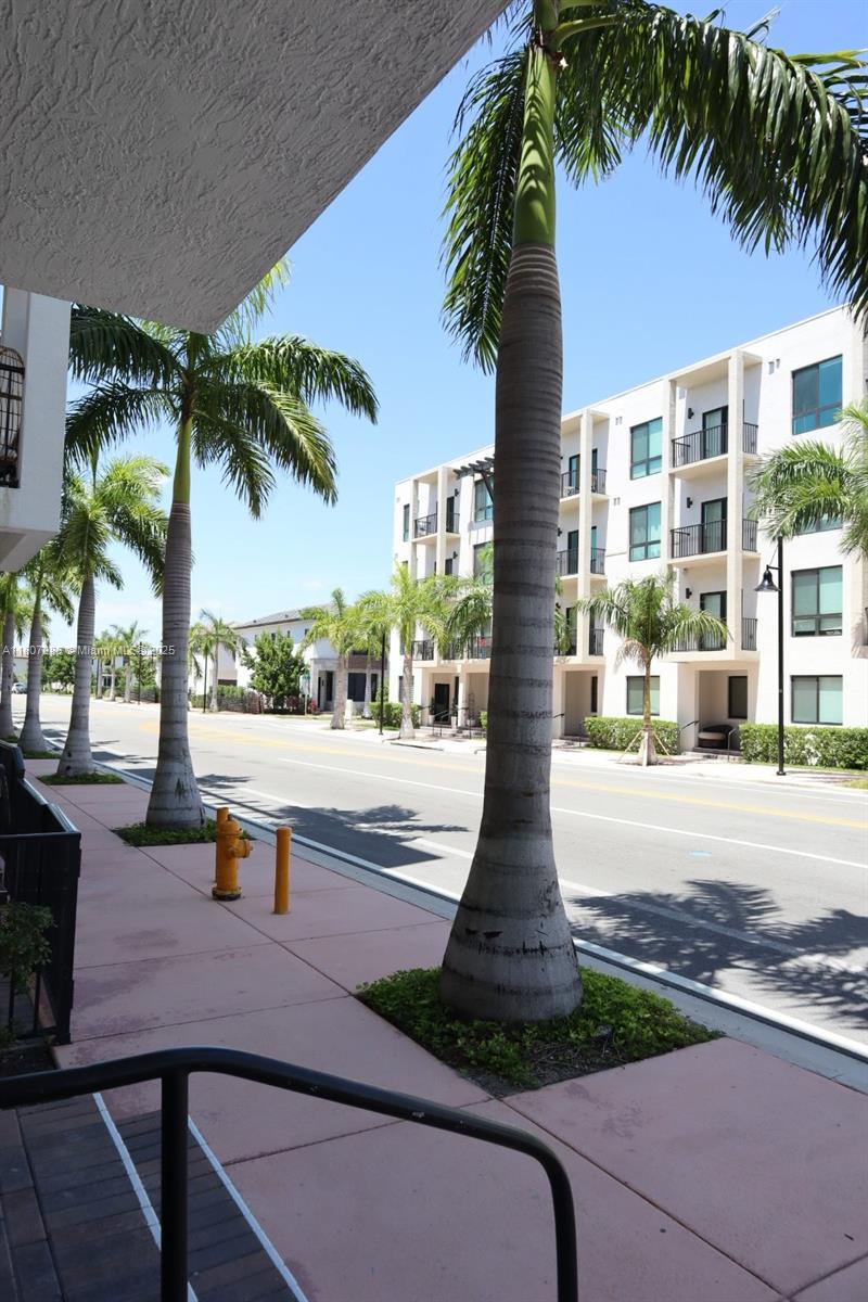 8201 NW 41st St #D-402, Doral, Florida image 1