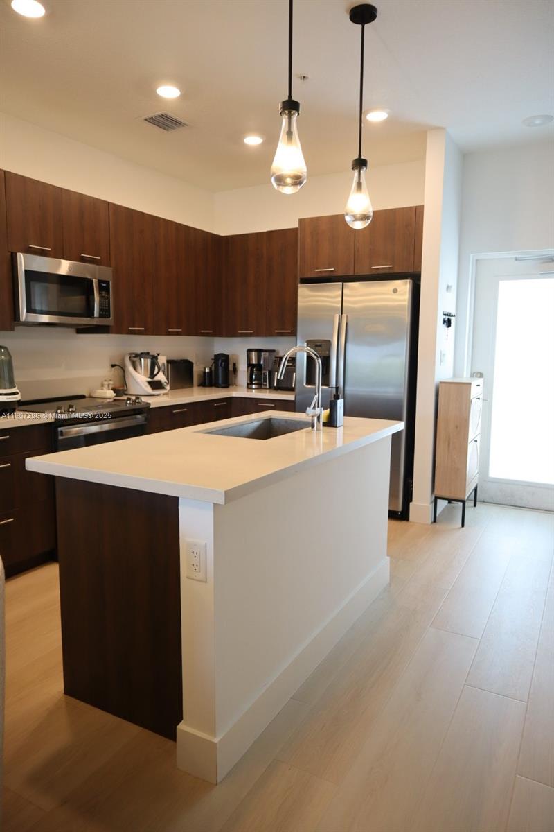 8201 NW 41st St #D-402, Doral, Florida image 2