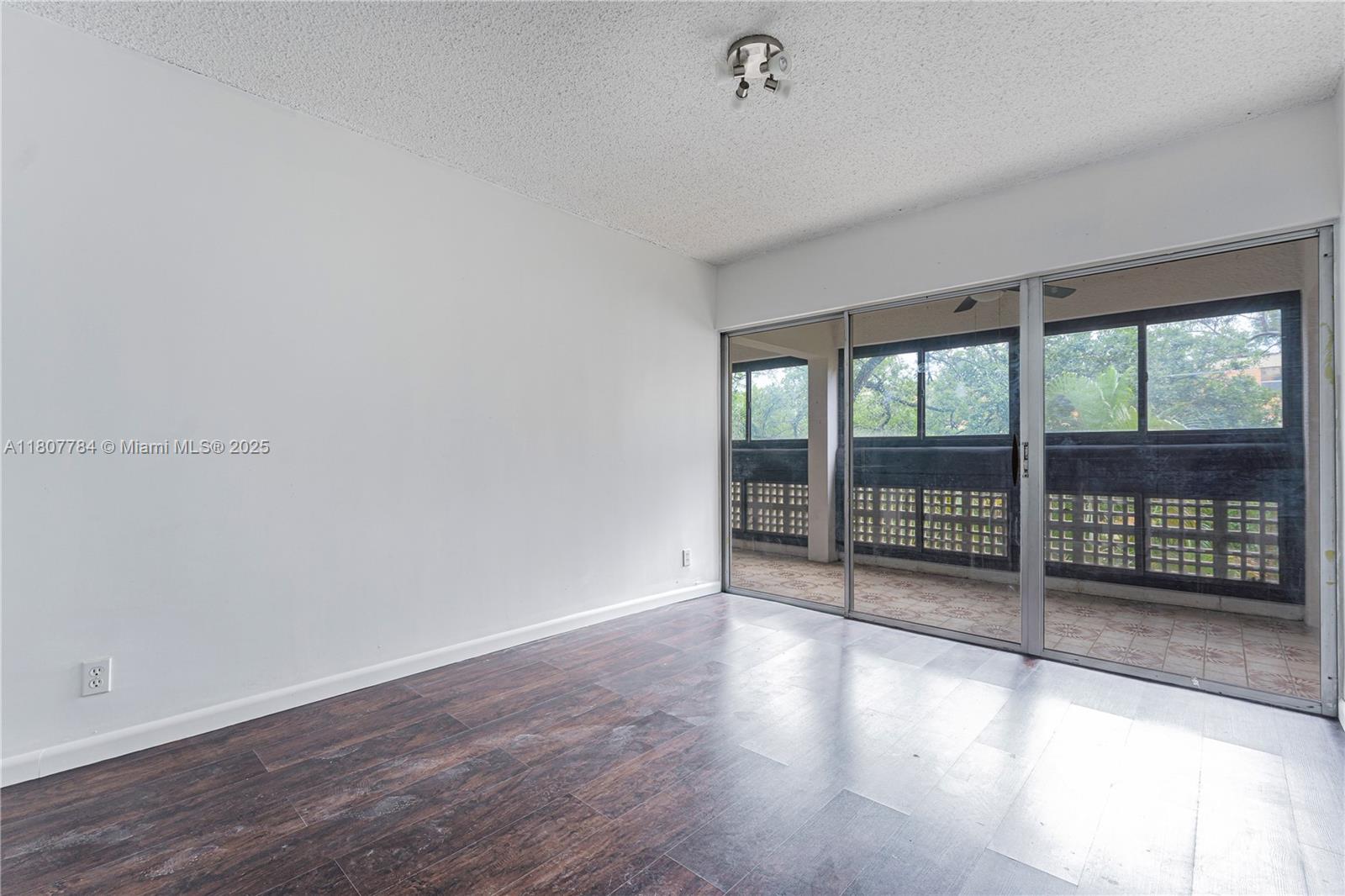3301 Spanish Moss Ter #406, Lauderhill, Florida image 12
