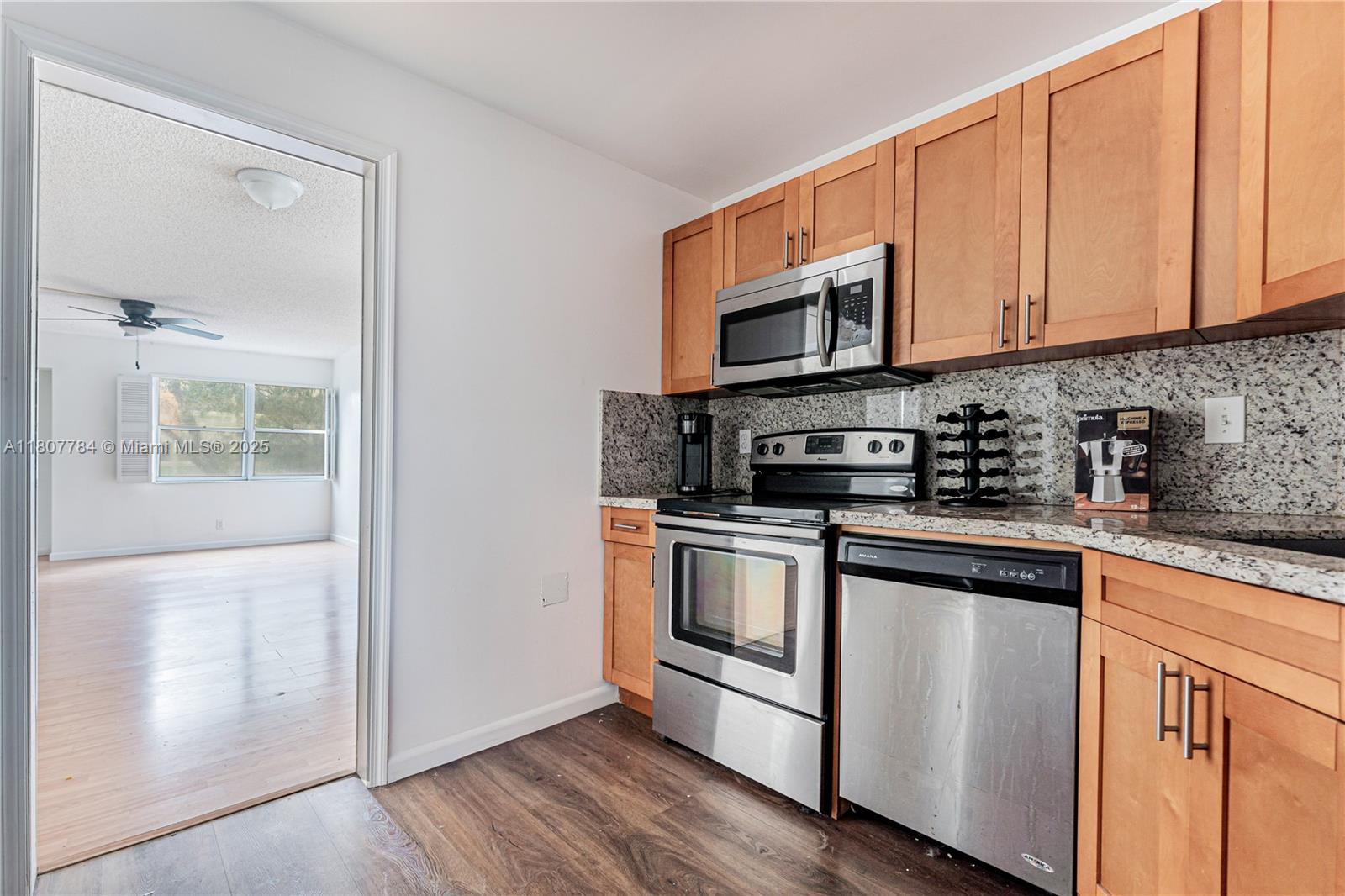 3301 Spanish Moss Ter #406, Lauderhill, Florida image 9