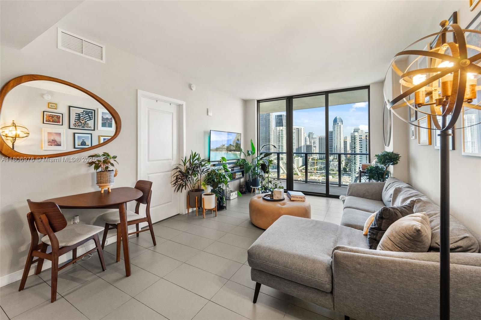 Apartamento à Venda em Miami, FL