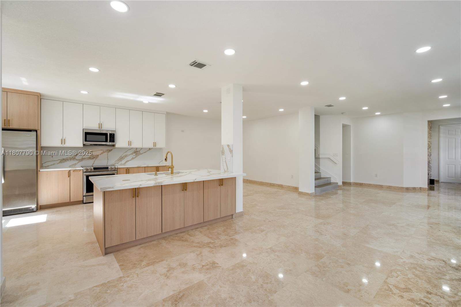 Property photo # 9