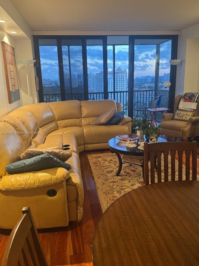20379 W Country Club Dr #1937, Aventura, Florida image 12