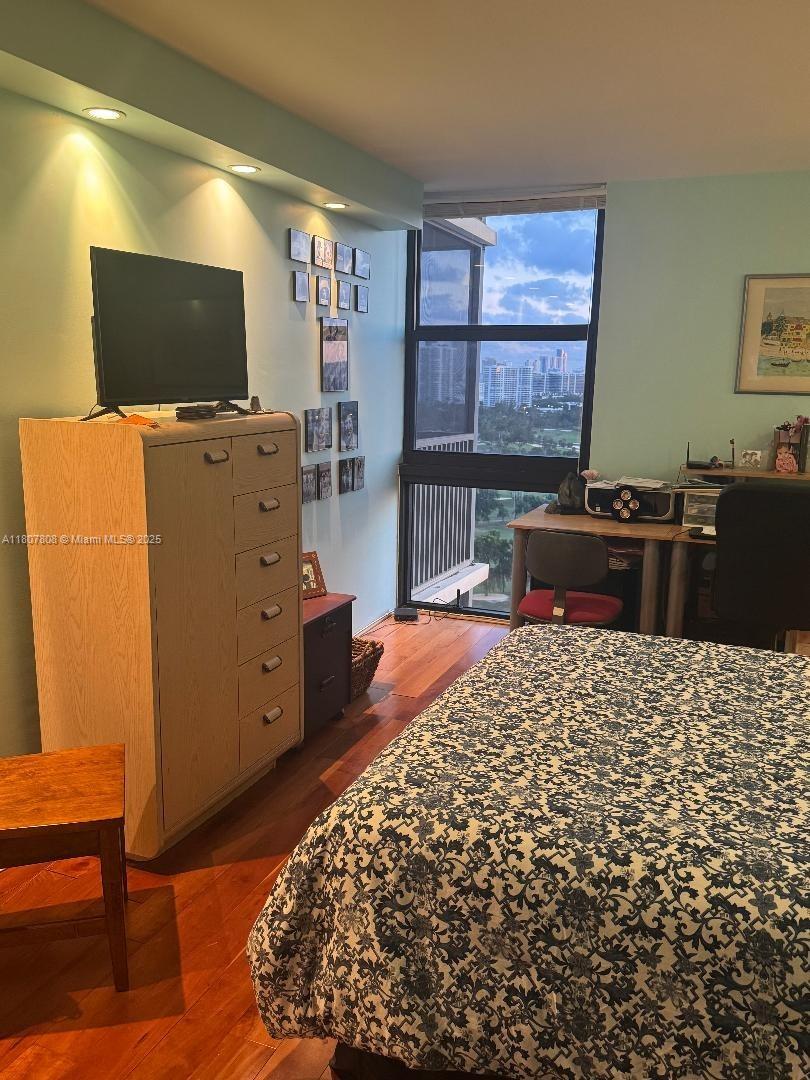 20379 W Country Club Dr #1937, Aventura, Florida image 21