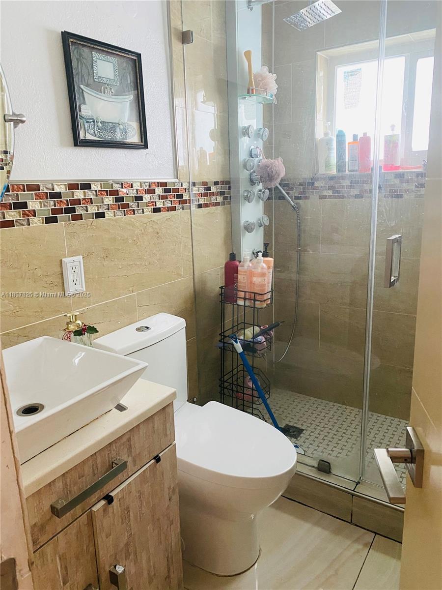 3745 NW 171st Ter, Miami Gardens, Florida image 15