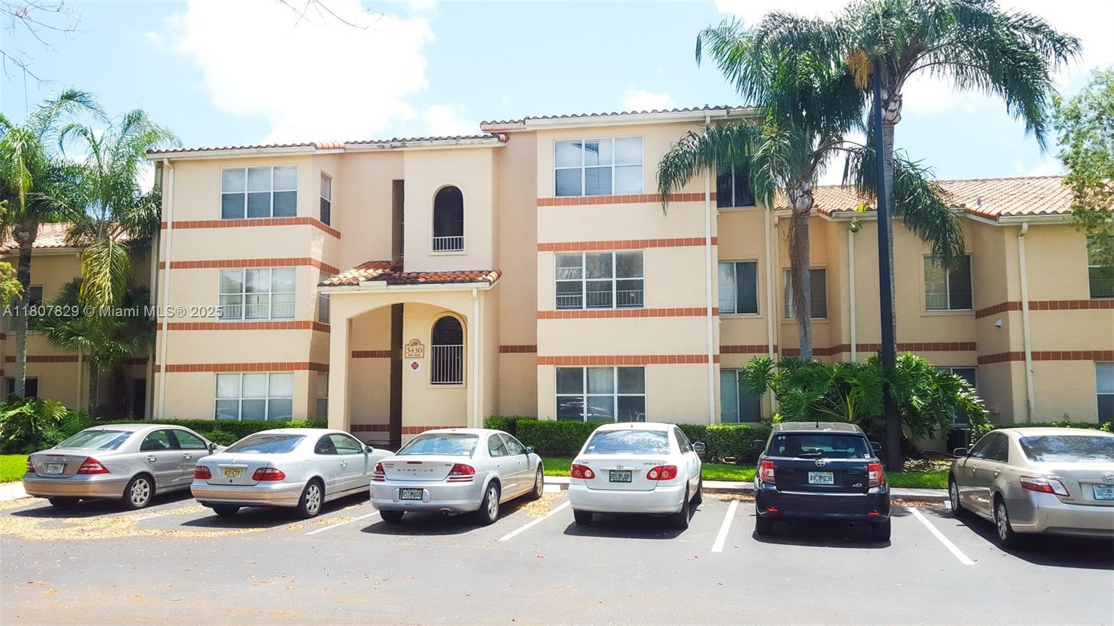 3430 Pinewalk Dr N Unit 618, Margate, Florida 33063