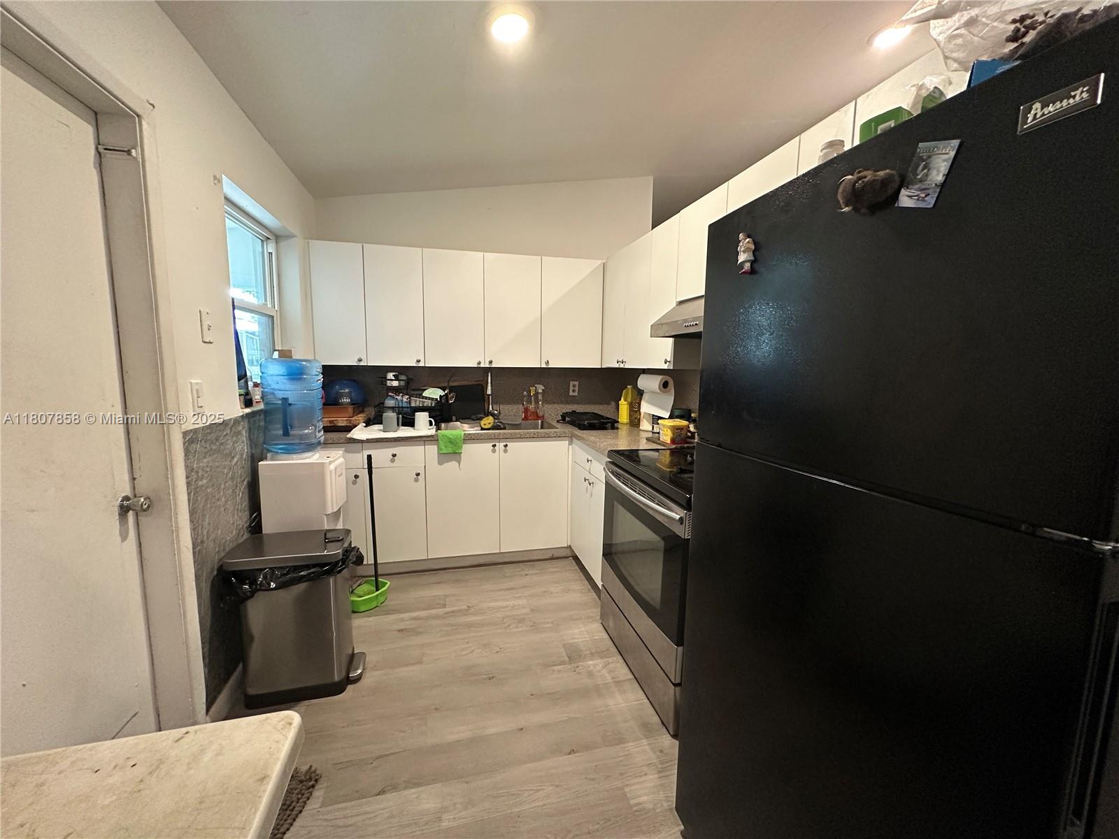 2860 SW 13th St, Fort Lauderdale, Florida image 5