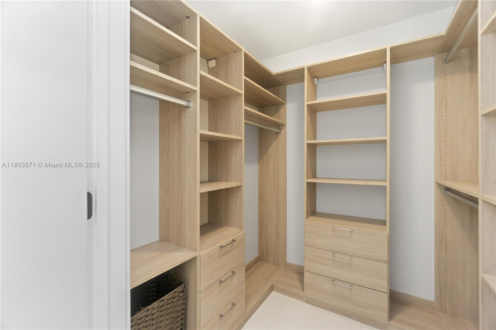 851 NE 1st Ave #3906, Miami FL 33132