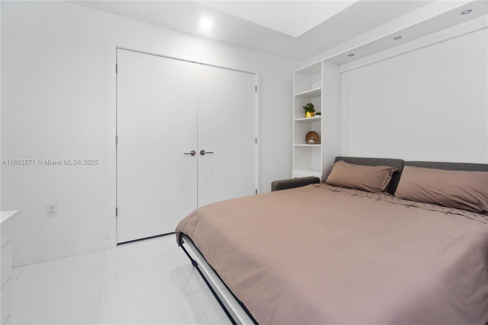 851 NE 1st Ave #3906, Miami FL 33132