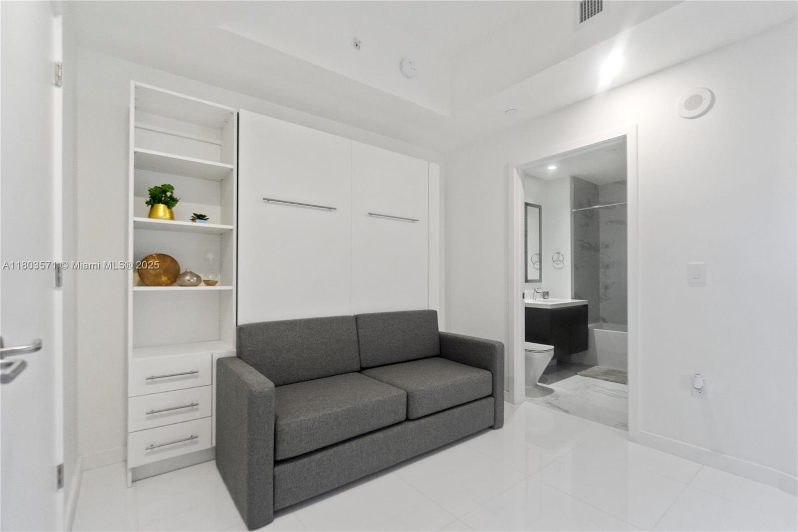 851 NE 1st Ave #3906, Miami FL 33132