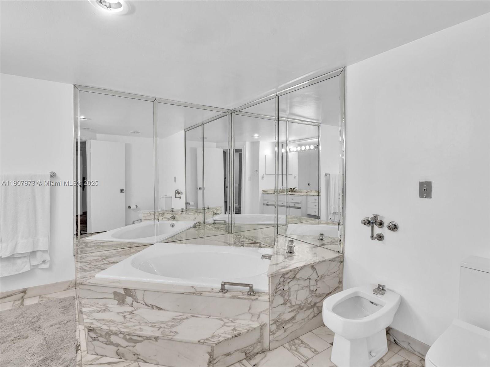 10155 Collins Ave #408, Bal Harbour, Florida image 32